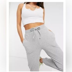 NWOT DESIGN basic slim sweatpants in gray